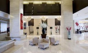 Holiday Inn Central Plaza